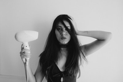 photo-1581837672885-533599e35674